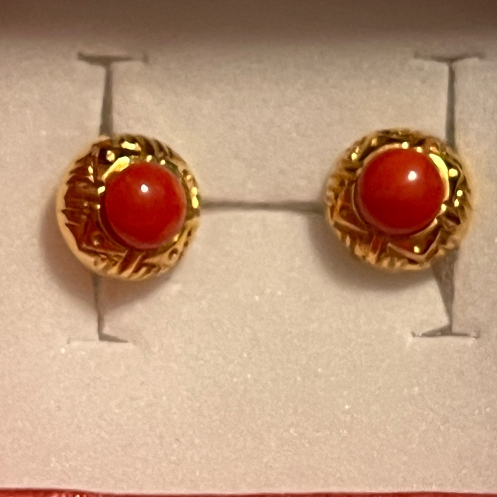 Vintage 18kt Red Coral Earrings